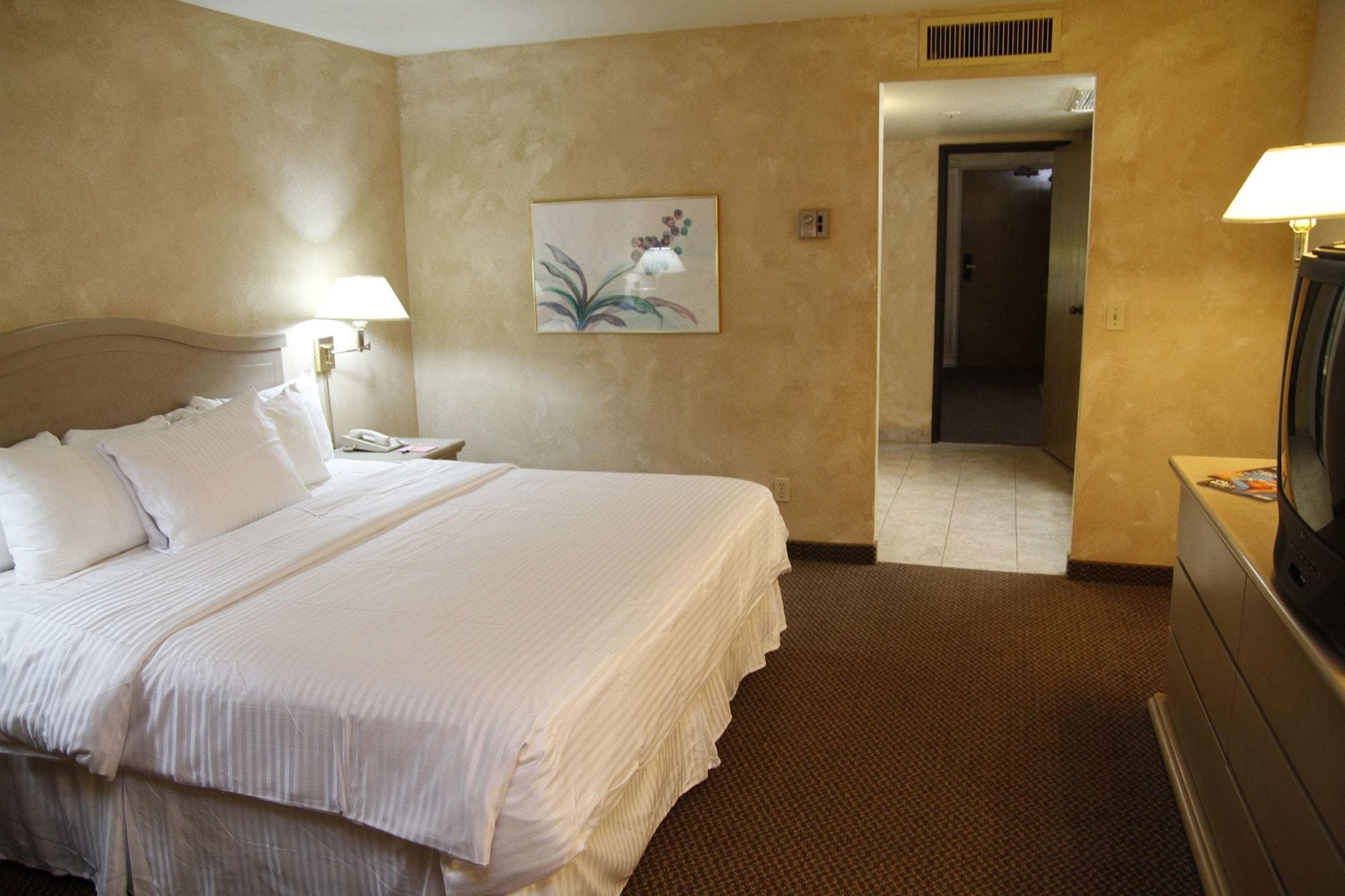 Ramada By Wyndham Viscount Suites Tucson East Екстериор снимка