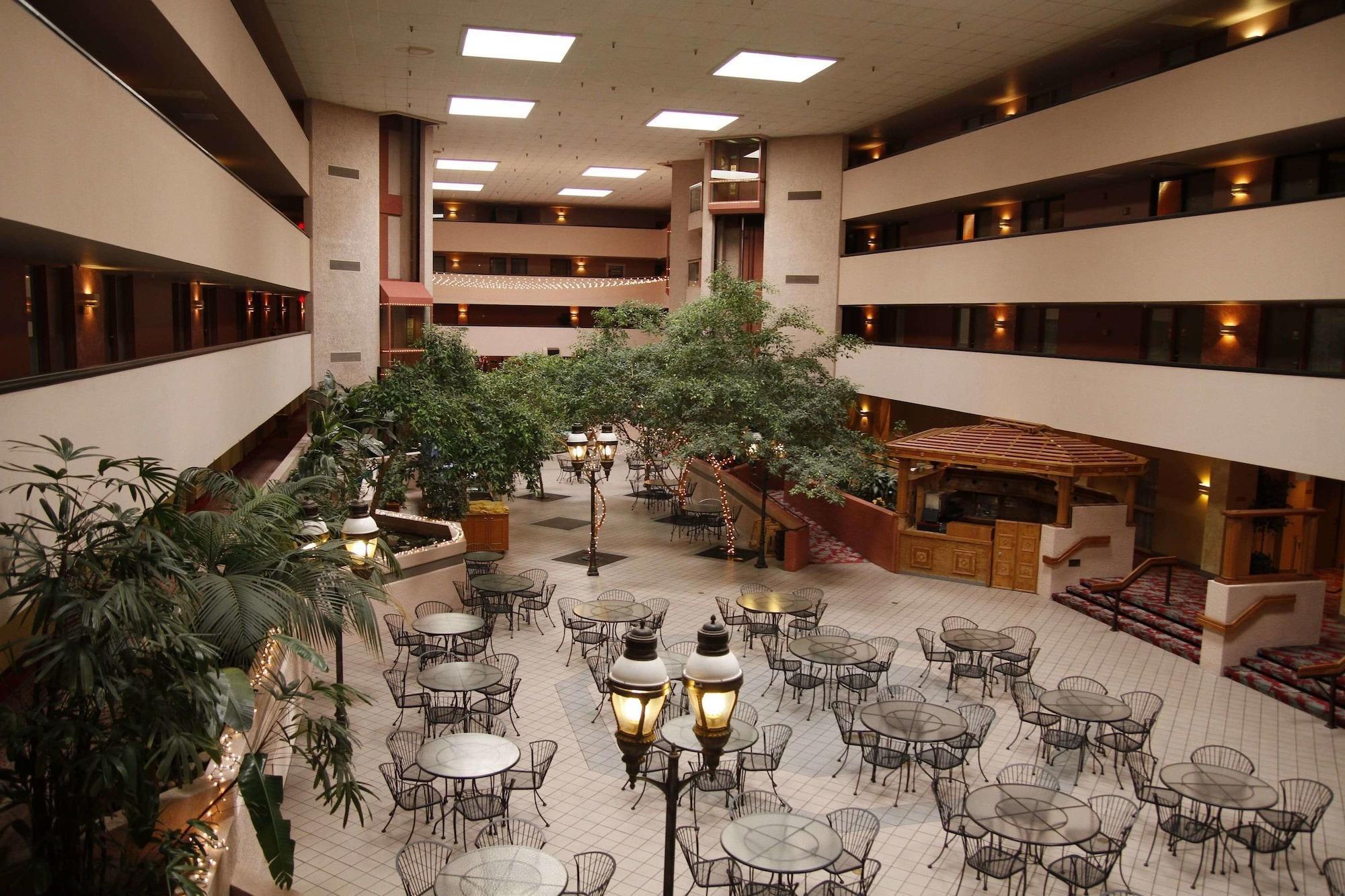 Ramada By Wyndham Viscount Suites Tucson East Екстериор снимка