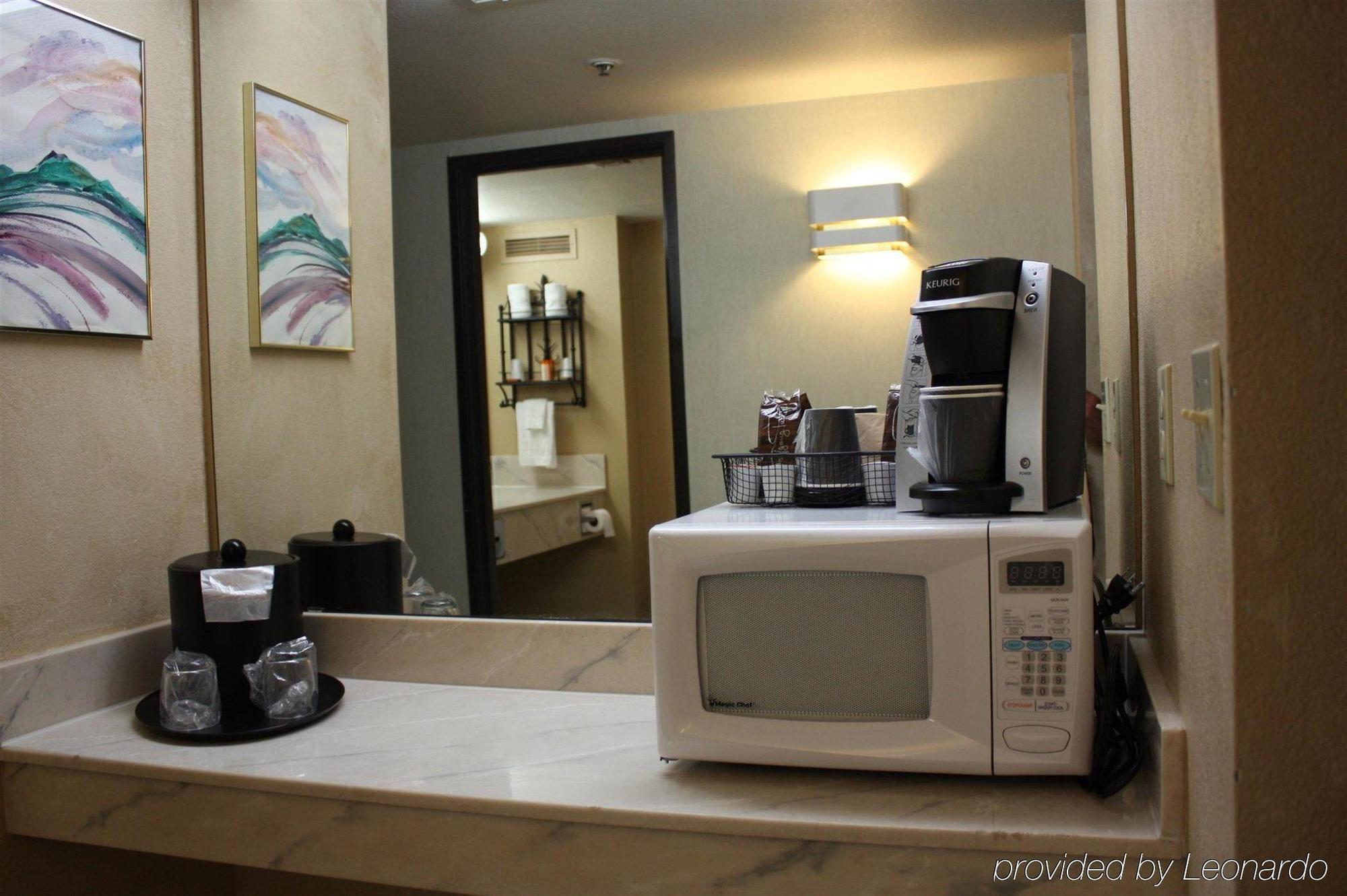 Ramada By Wyndham Viscount Suites Tucson East Екстериор снимка