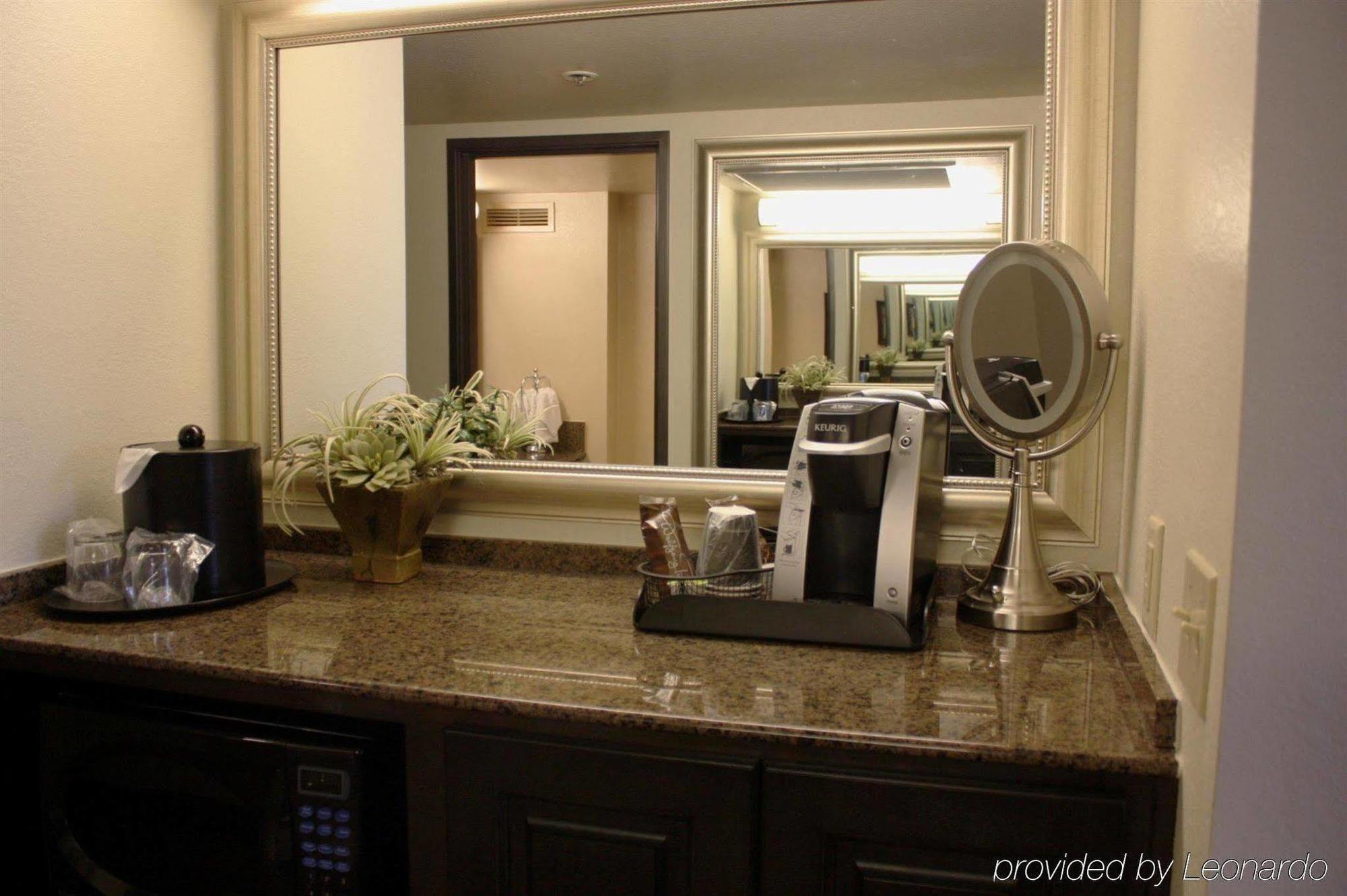 Ramada By Wyndham Viscount Suites Tucson East Екстериор снимка